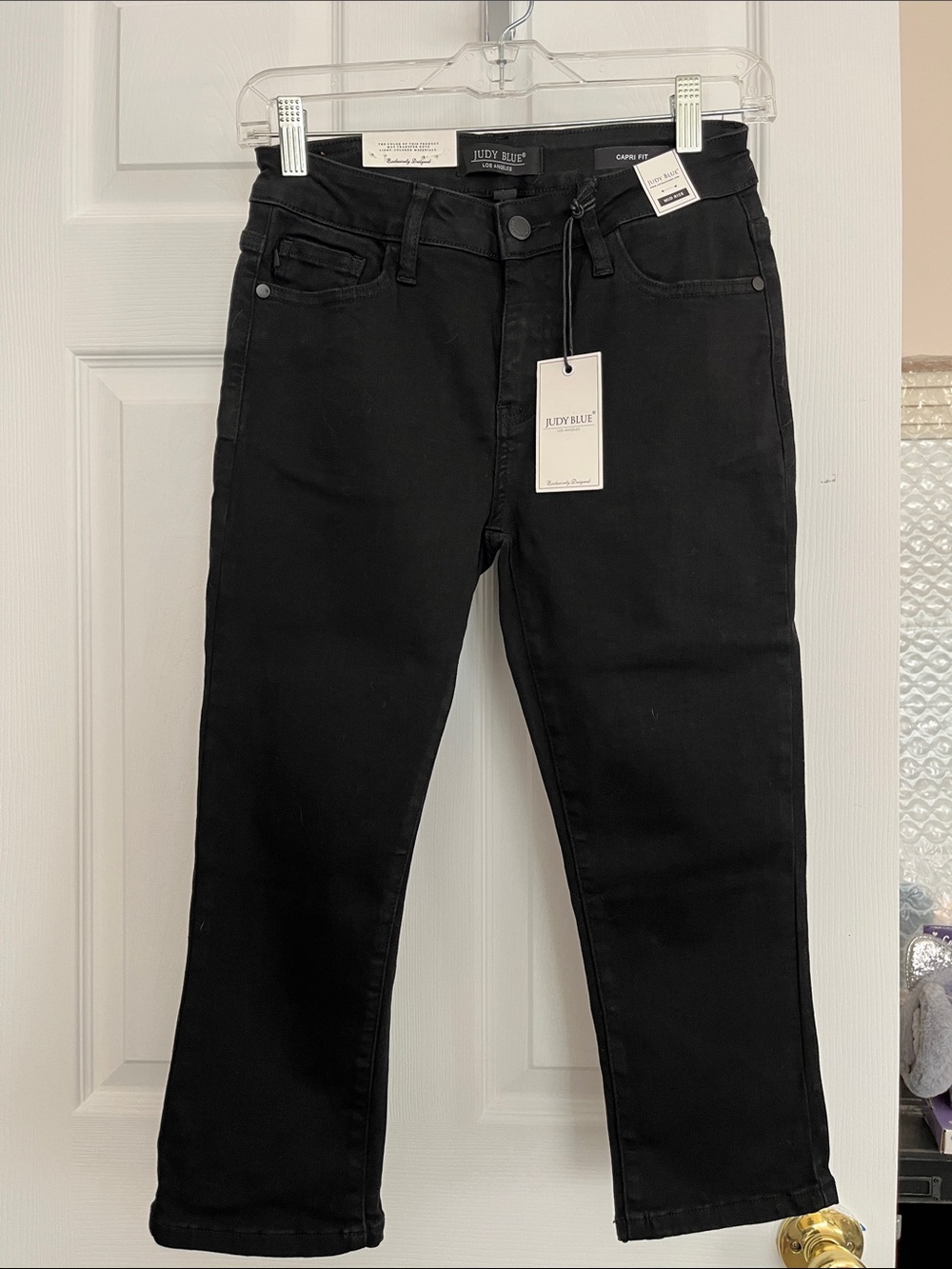 🆕 Judy Blue Black Capris